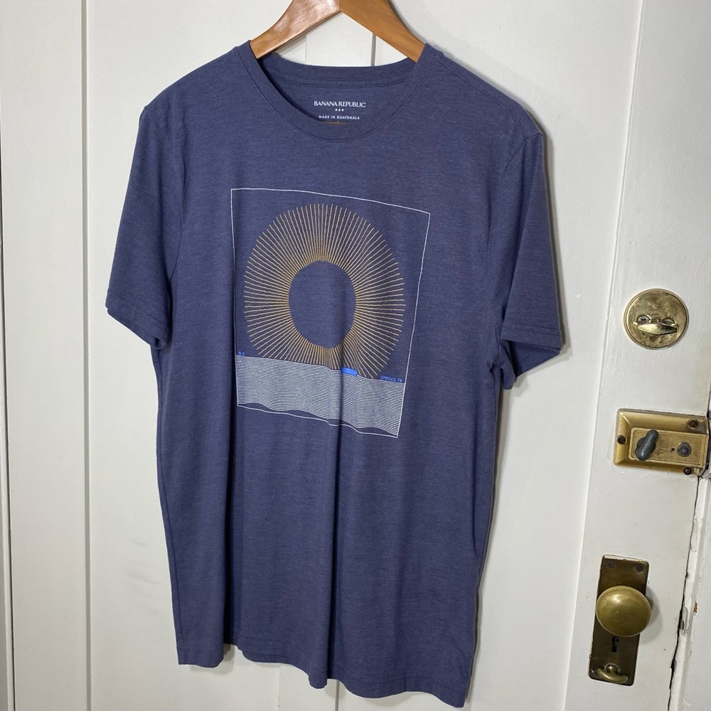 Banana Republic Vintage Graphic Sunrise Flight Blue Short Sleeve T Shirt L
